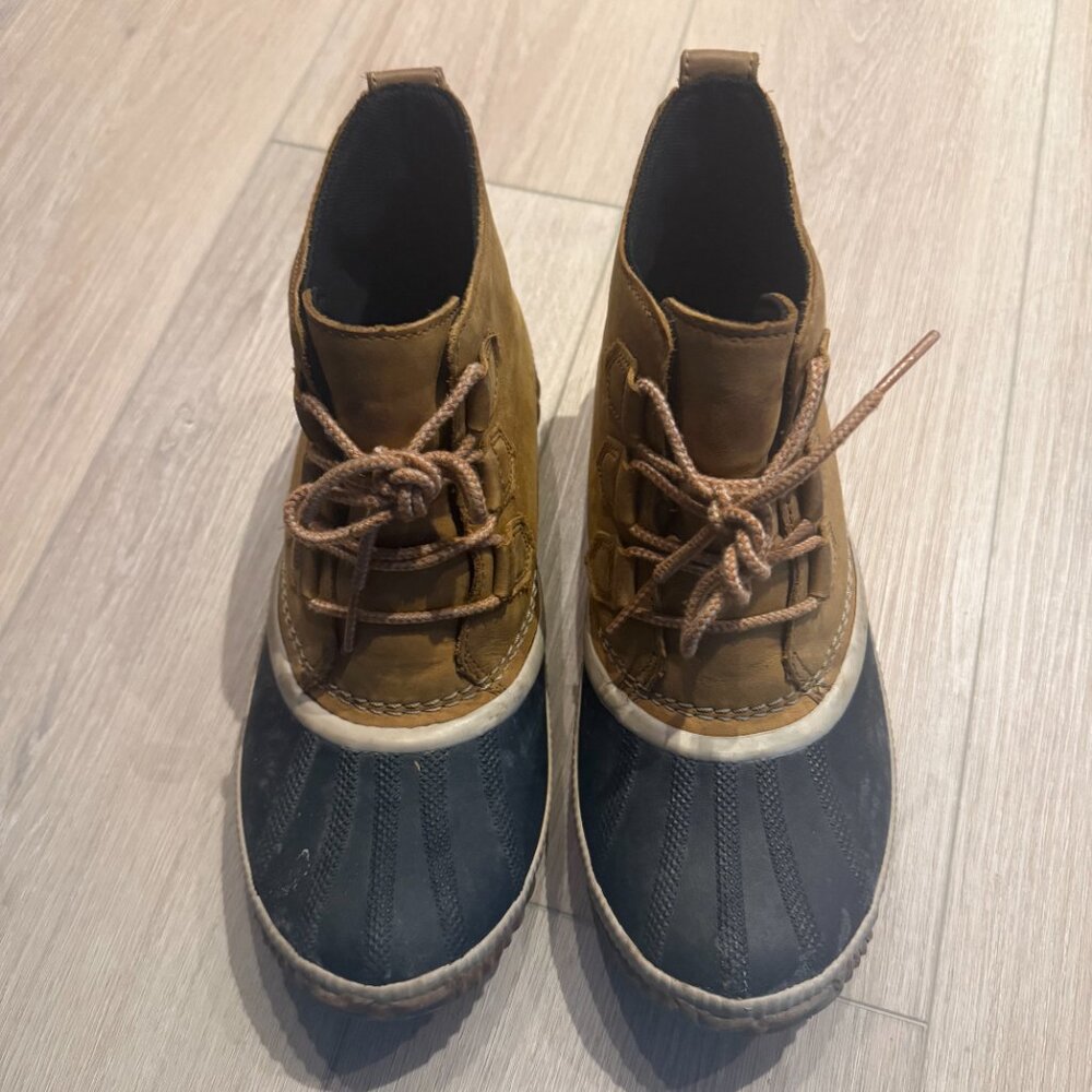 Sorel Brown and Black Ankle Boots Waterproof Design